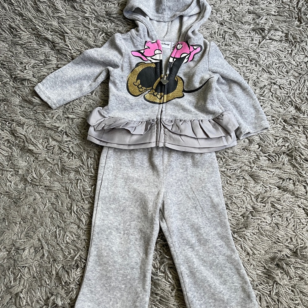 Minnie Mouse velour outfit